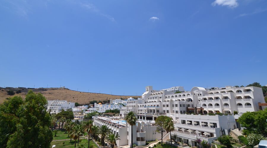 Azka Hotel